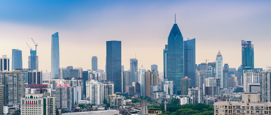 1641286922332355.jpg 摄图网_500892666_wx_远眺武汉金融街高楼(非企业商用).jpg