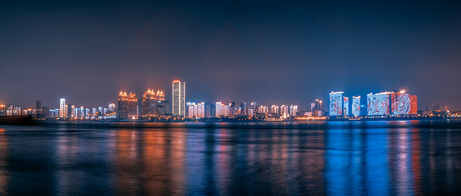 摄图网_500636473_wx_101武汉长江两岸夜景图（非企业商用）.jpg