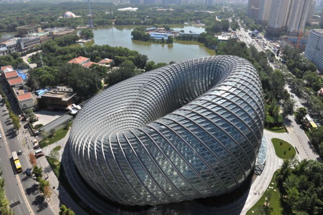 凤凰国际传媒中心.jpg 腿腿教学网-bim软件应用经典案例介绍