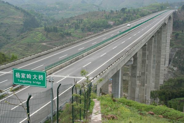 BIM应用,桥梁设计优化 腿腿教学网-BIM案例:BIM如何优化桥梁设计?以杨家岭大桥为例(下)