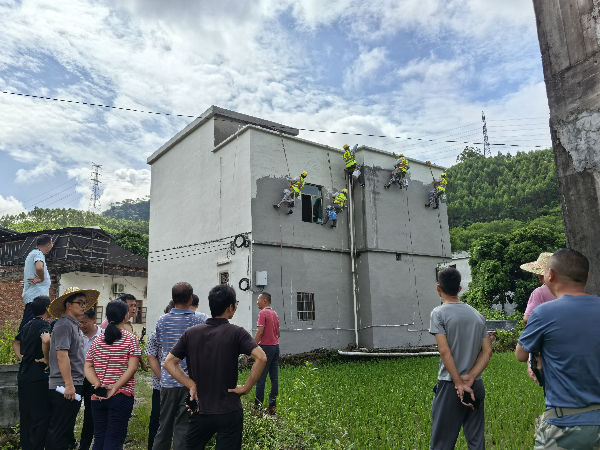 开展农村建房质量安全及农房风貌技能提升实操培训.png