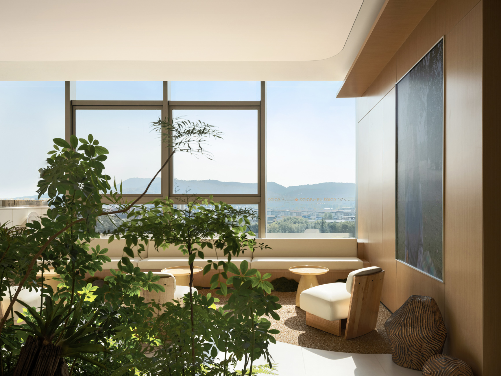 1736253205914399.jpg 纵享灵山风景Enjoy the view of Ling Shan摄影版权:ingallery.jpg
