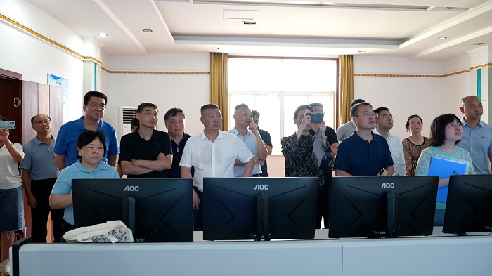 0国家专家组对我市海绵城市建设示范工作开展绩效评价现场复核(孝感日报)3.jpg