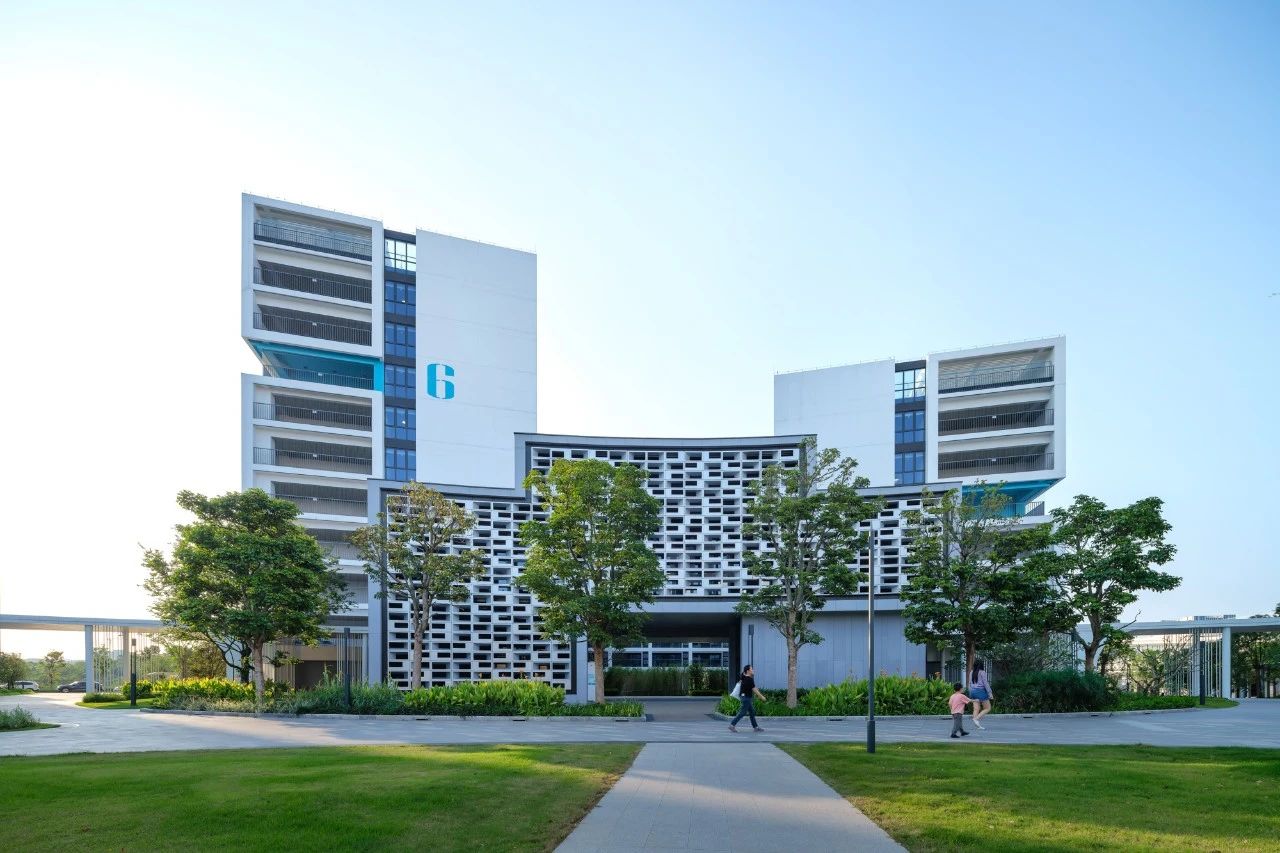 北师香港浸会大学二期校园，钟灵毓秀，碧水绕亭第18张图片