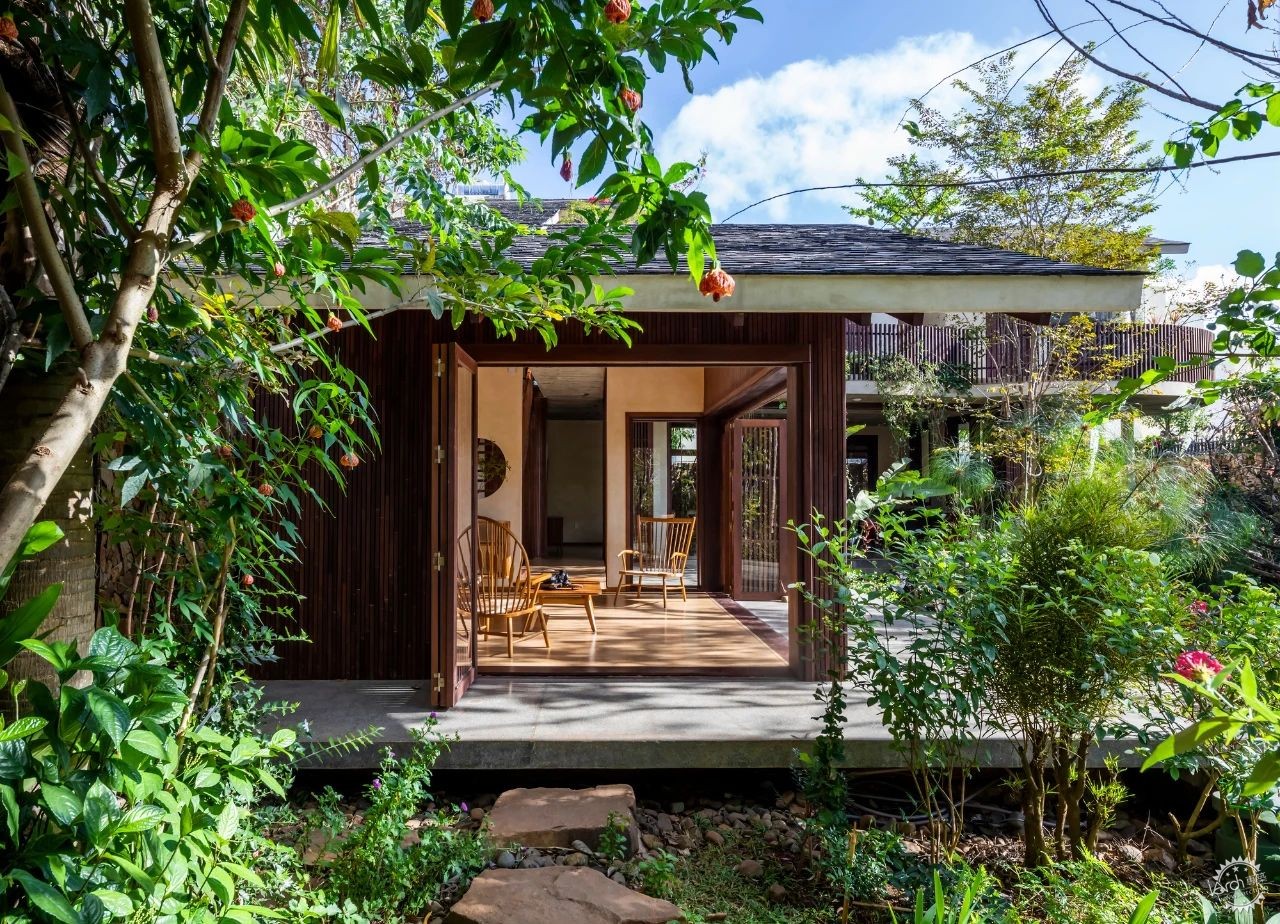 枕溪而眠的坡顶小屋：藏了溪流、鸟鸣与未长大的梦第5张图片