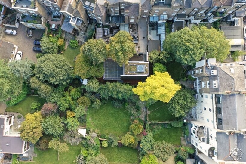 Hampstead 区的“回忆再生宅”——砖石与铝材的穿越对话第17张图片