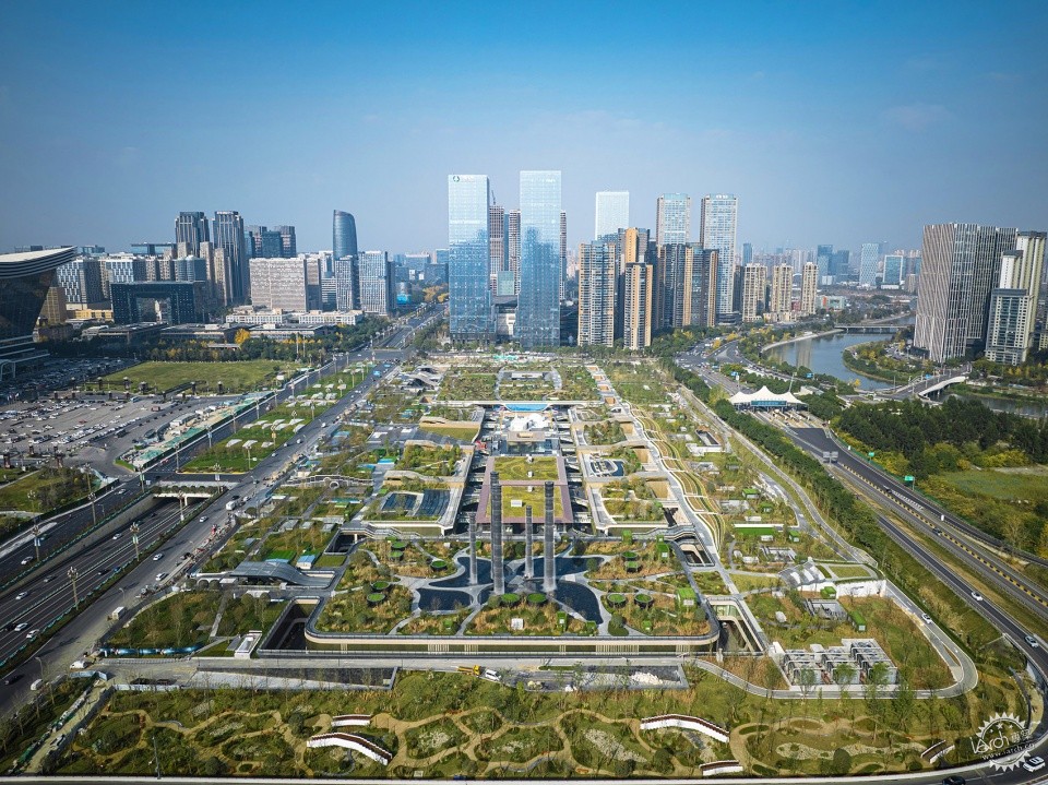 疯狂打Call！公共艺术让建筑颜值飙升第12张图片