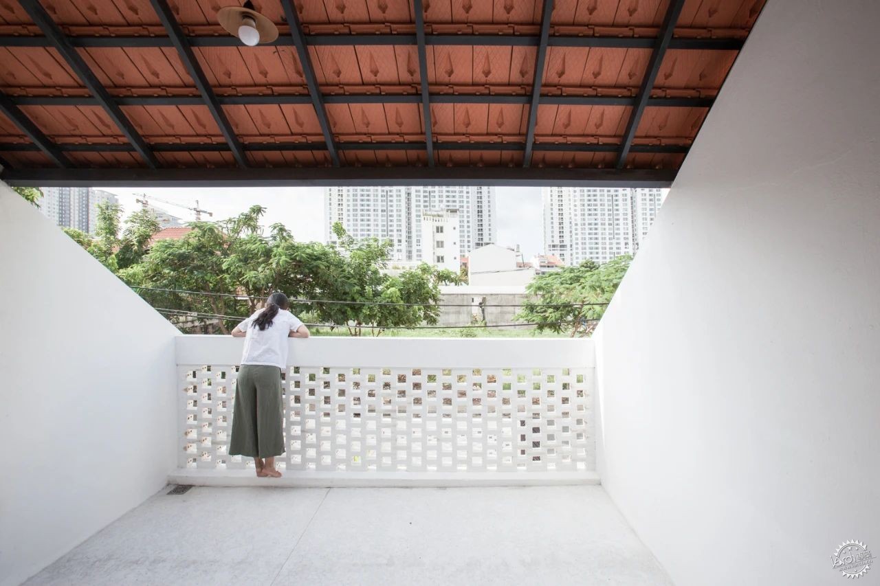 明明是新房子，咋来的老味道？｜瓦屋住宅Tile Roof House第5张图片
