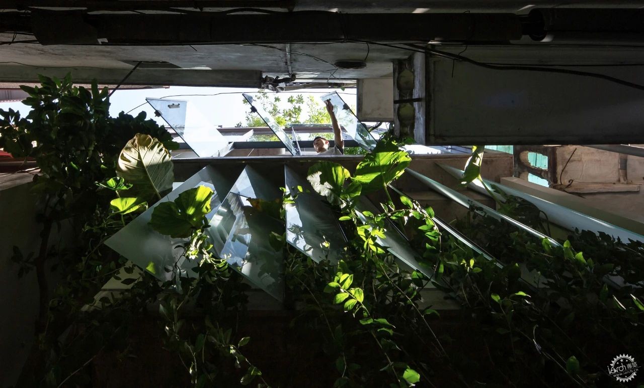 24㎡造5层别墅：夹缝地块的极限借光操作第18张图片
