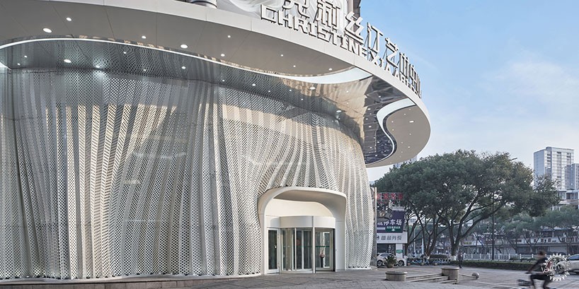 90年代老酒店变身“婚纱裙摆”，温州克莉丝汀婚礼中心惊艳亮相！第1张图片