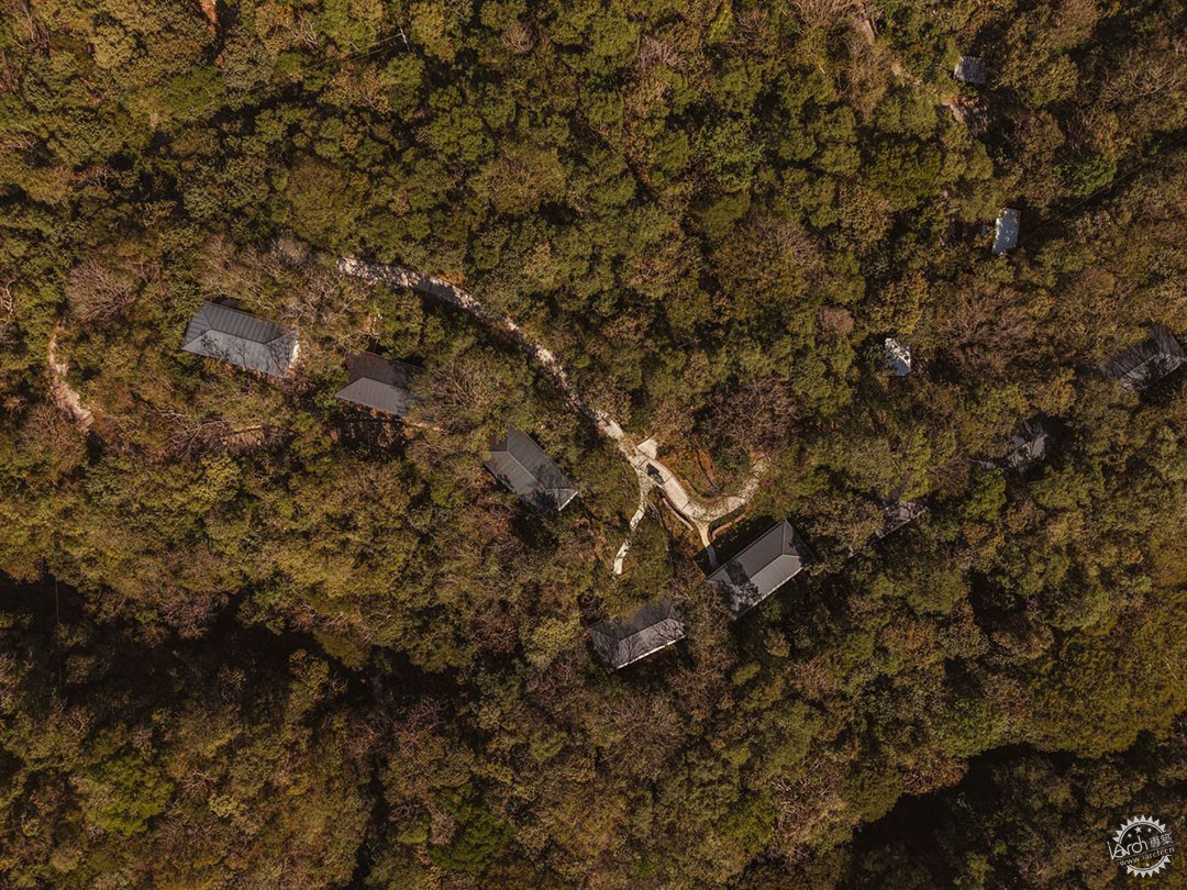 从被忽略到“自然宠儿”——哥斯达黎加峡谷木屋，用石墙藏隐私，用全景窗装下整片...第17张图片