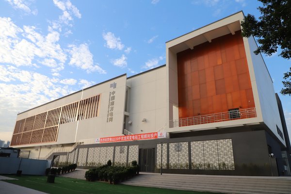 4.220千伏龙湾变电站外观图(佛山供电局提供).JPG