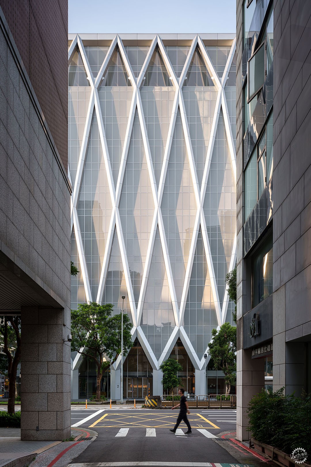 上海商业储蓄银行总行大楼：在后高技派时代建构可持续的金融建筑第23张图片