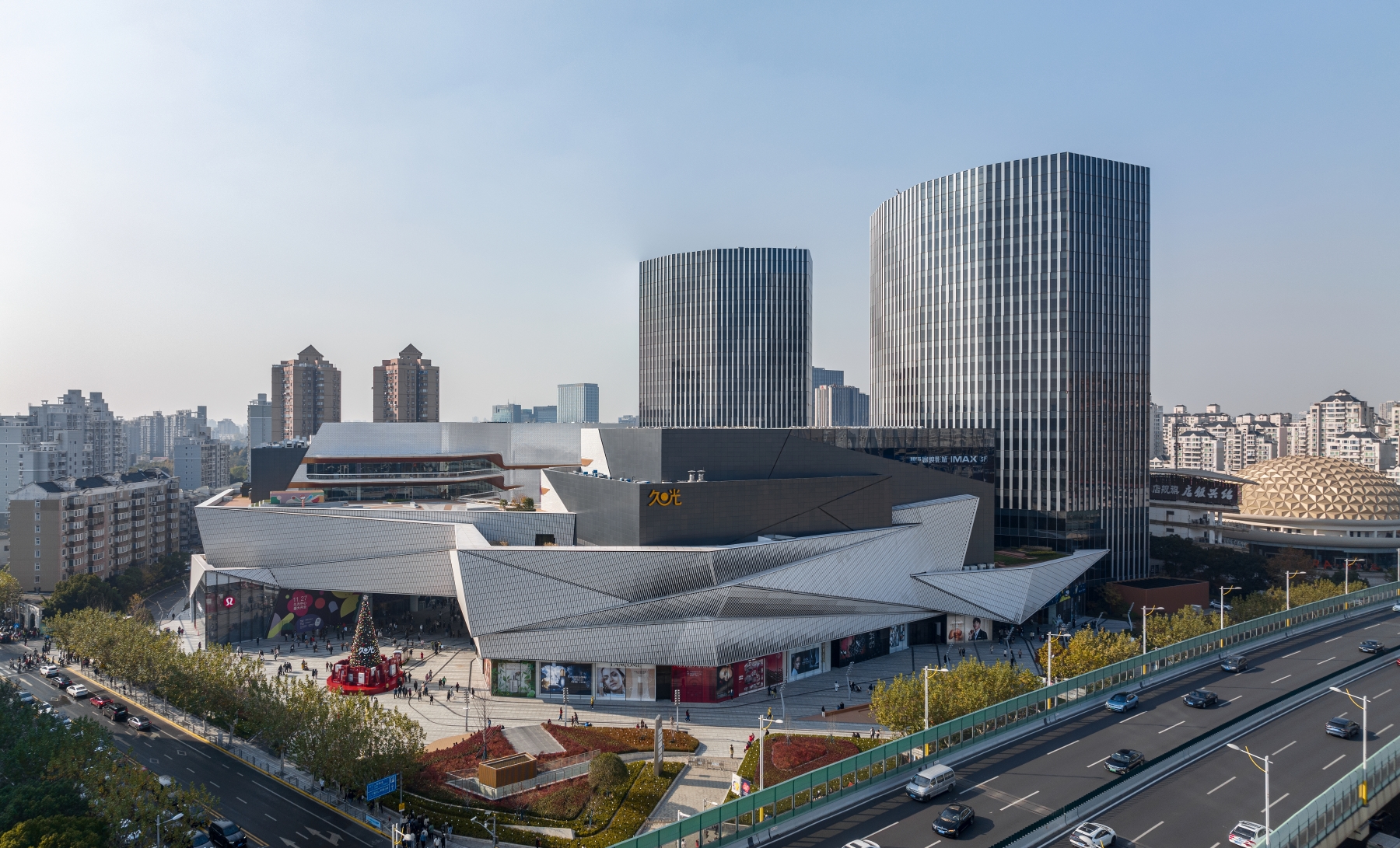 BIM建筑|上海久光中心，城北商业地标 / 日本设计+同济院+UNStudio