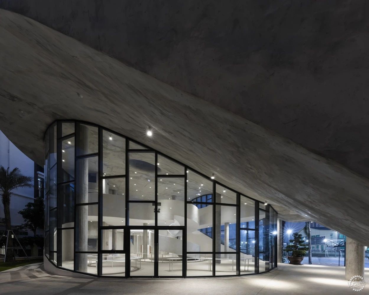 城市中的绿色螺旋，是建筑还是艺术品？第22张图片