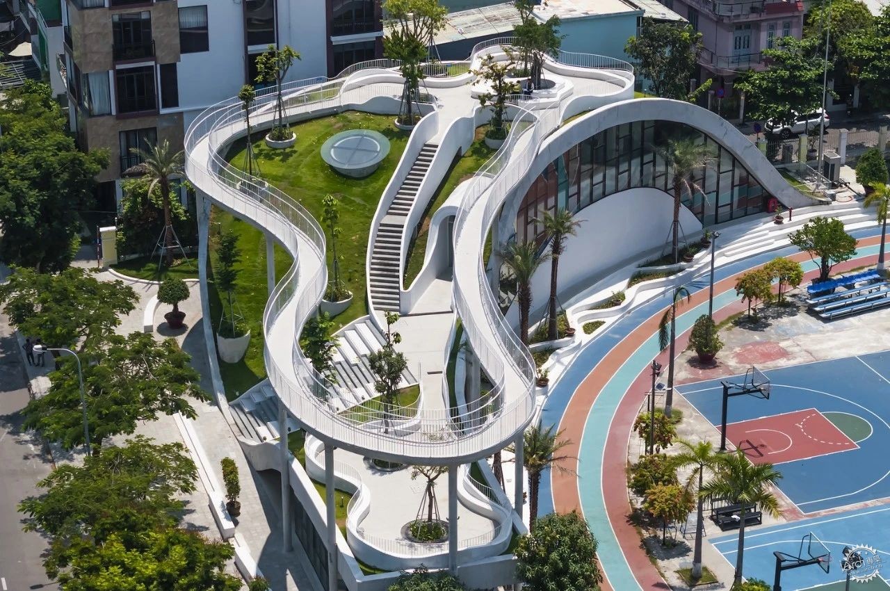 城市中的绿色螺旋，是建筑还是艺术品？第10张图片