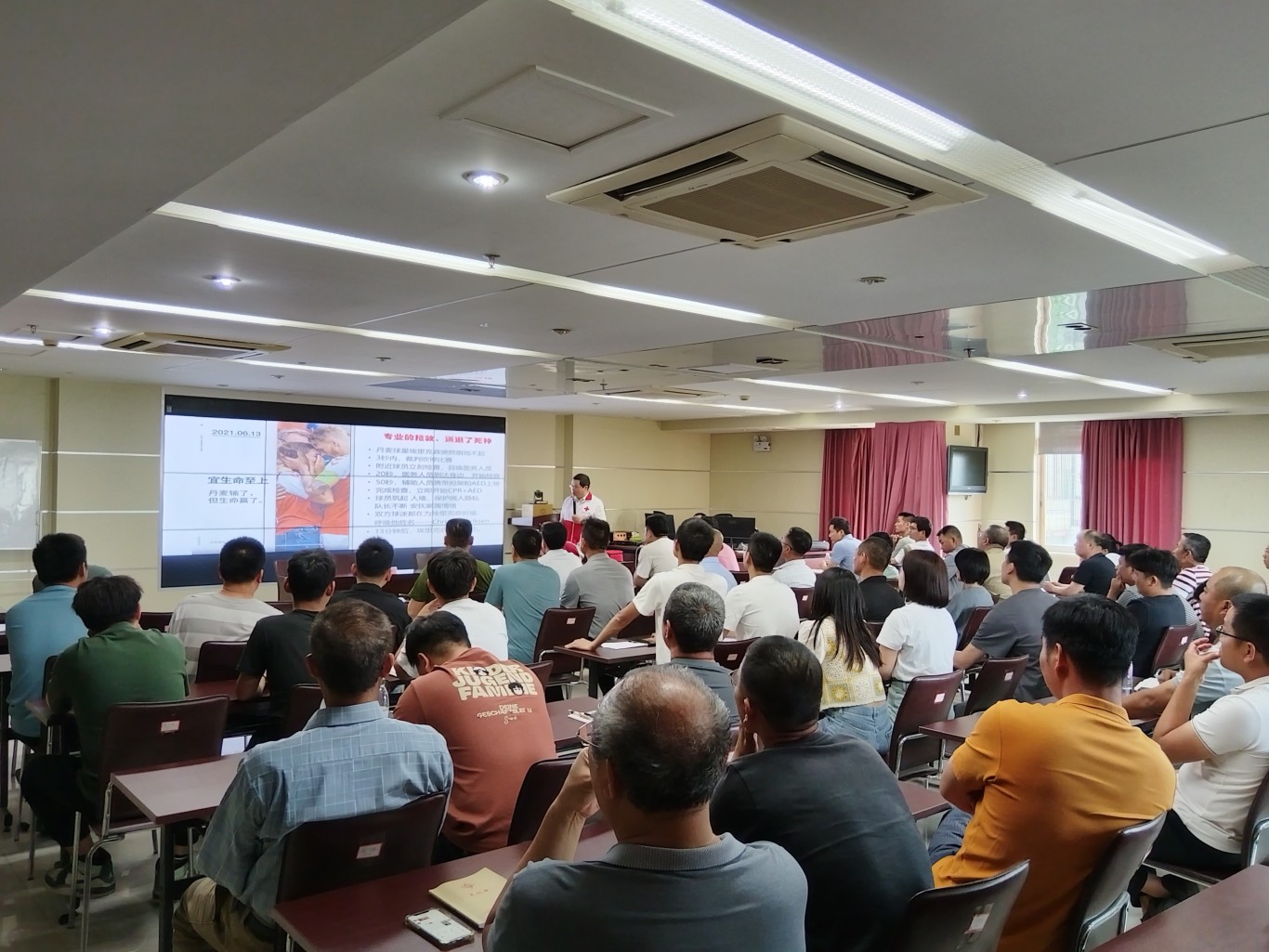 “救”在身边 机关先行 | 市住建局开展应急救护普及培训系列活动 “救”在身边 机关先行 | 市住建局开展应急救护普及培训系列活动