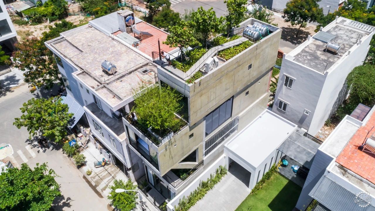 乐高灵感碰撞混凝土，狭小地块上建大房子第2张图片