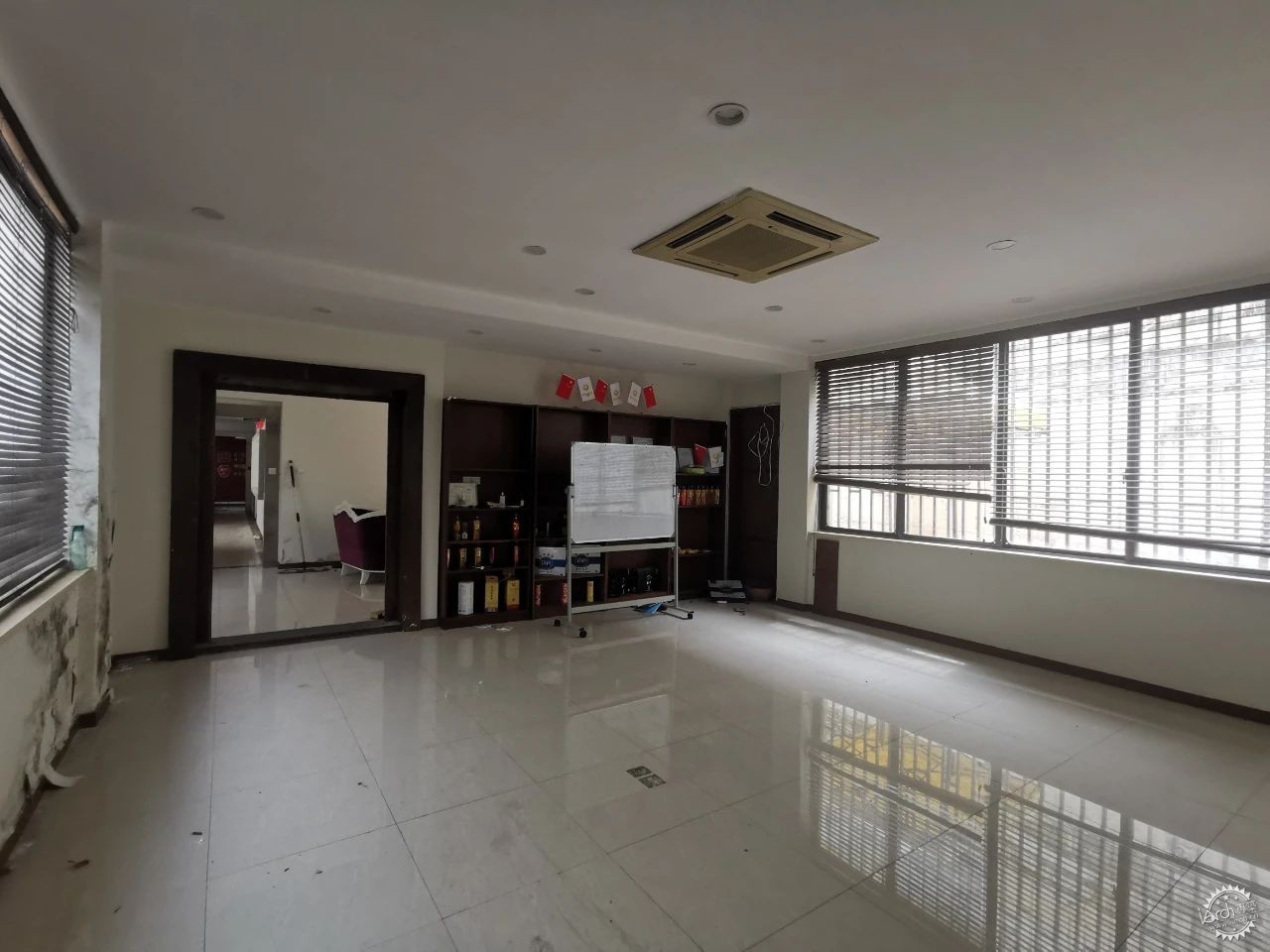 爱入尘烟-上海玉兰花开公益文化会客厅空间设计第58张图片