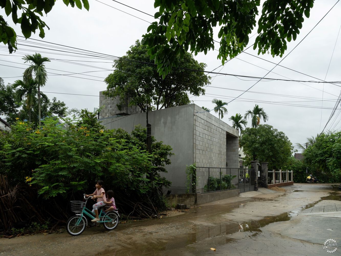 破土而生的乡野建筑 | 越南Tinh An住宅第14张图片