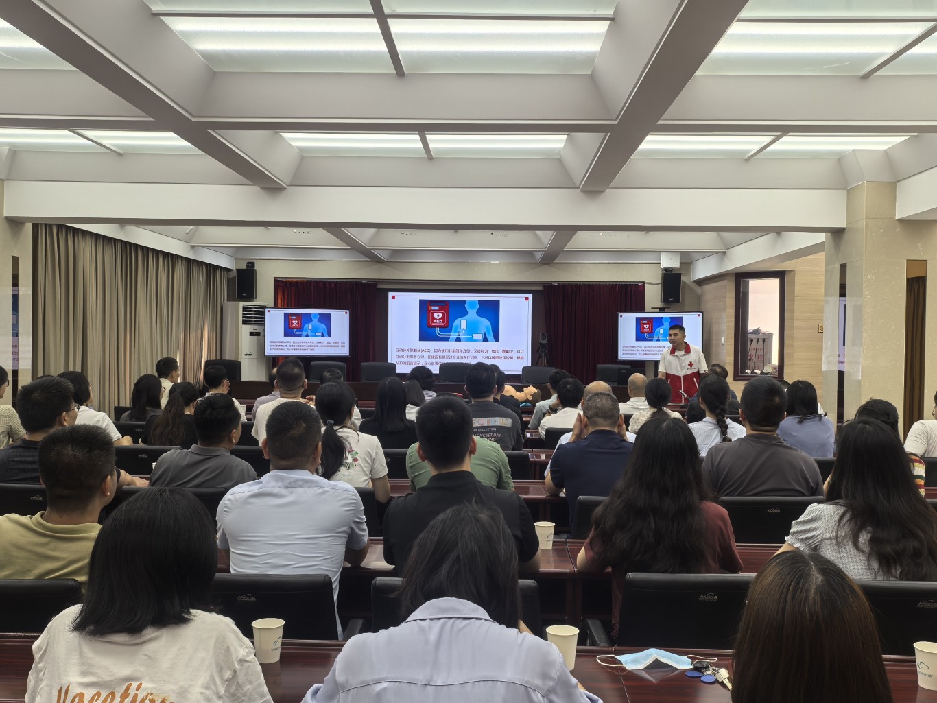 “救”在身边 机关先行 | 市住建局开展应急救护普及培训系列活动 “救”在身边 机关先行 | 市住建局开展应急救护普及培训系列活动
