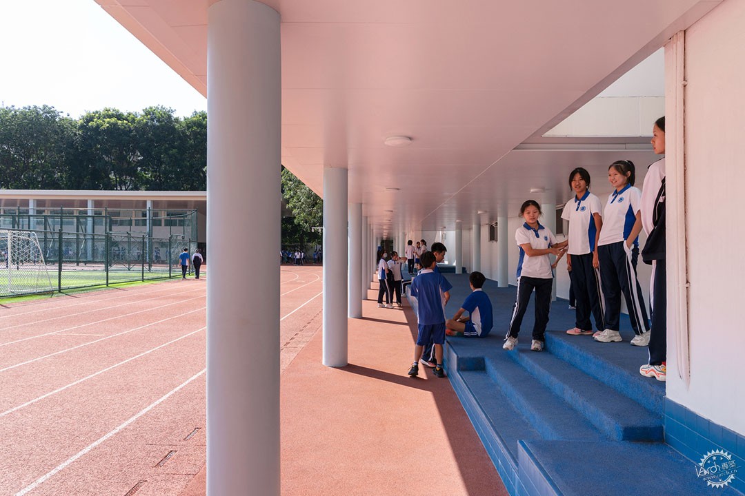 学府中学打造户外天堂，告别日晒雨淋的体育课第16张图片