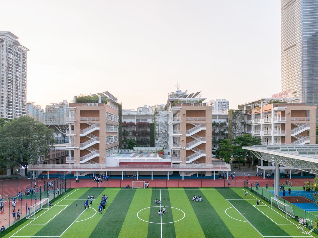 学府中学打造户外天堂，告别日晒雨淋的体育课第4张图片