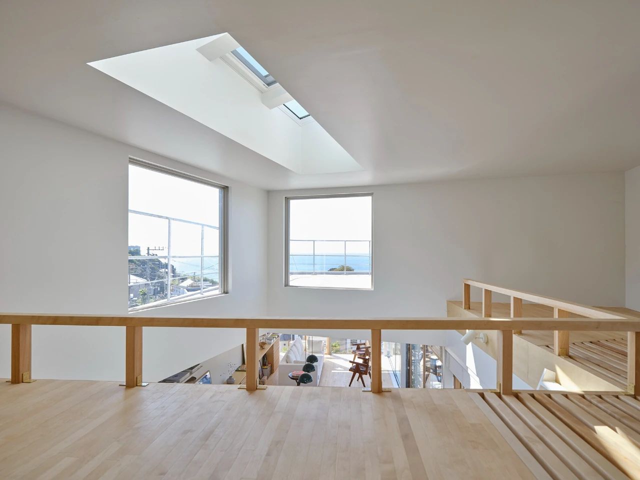 270°海景竟靠“偷”？建筑师拆解狭长坡地困局第12张图片