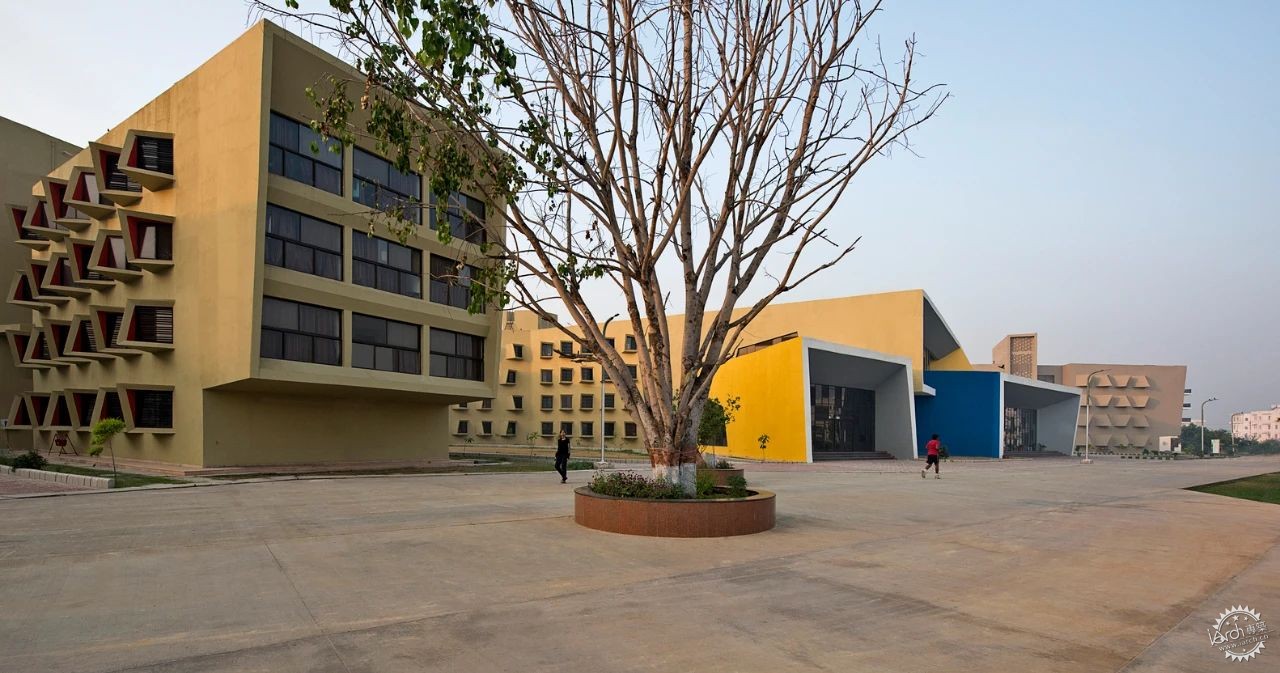 极具设计感与冲击力的印度学生宿舍第20张图片