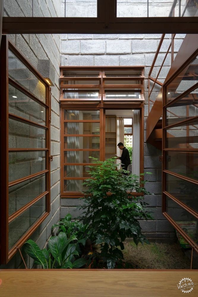 极简、在地、生态，从菜园到冥想空间——一栋越南自建房的生活哲学第9张图片