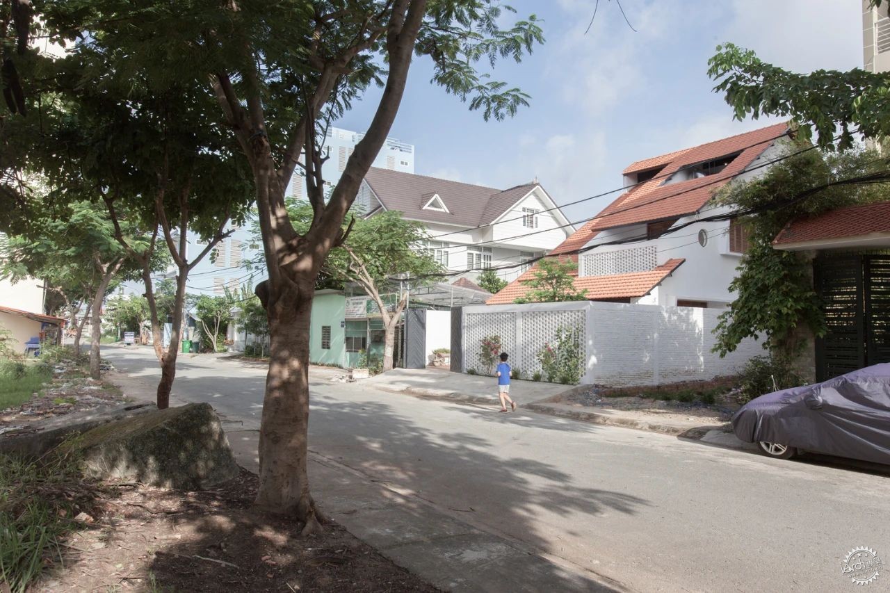 明明是新房子，咋来的老味道？｜瓦屋住宅Tile Roof House第10张图片
