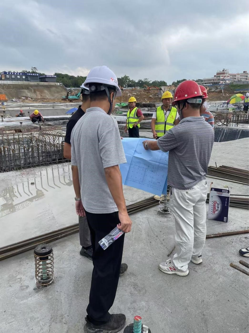 专心致“质”,共建质量强市 专心致“质”,共建质量强市