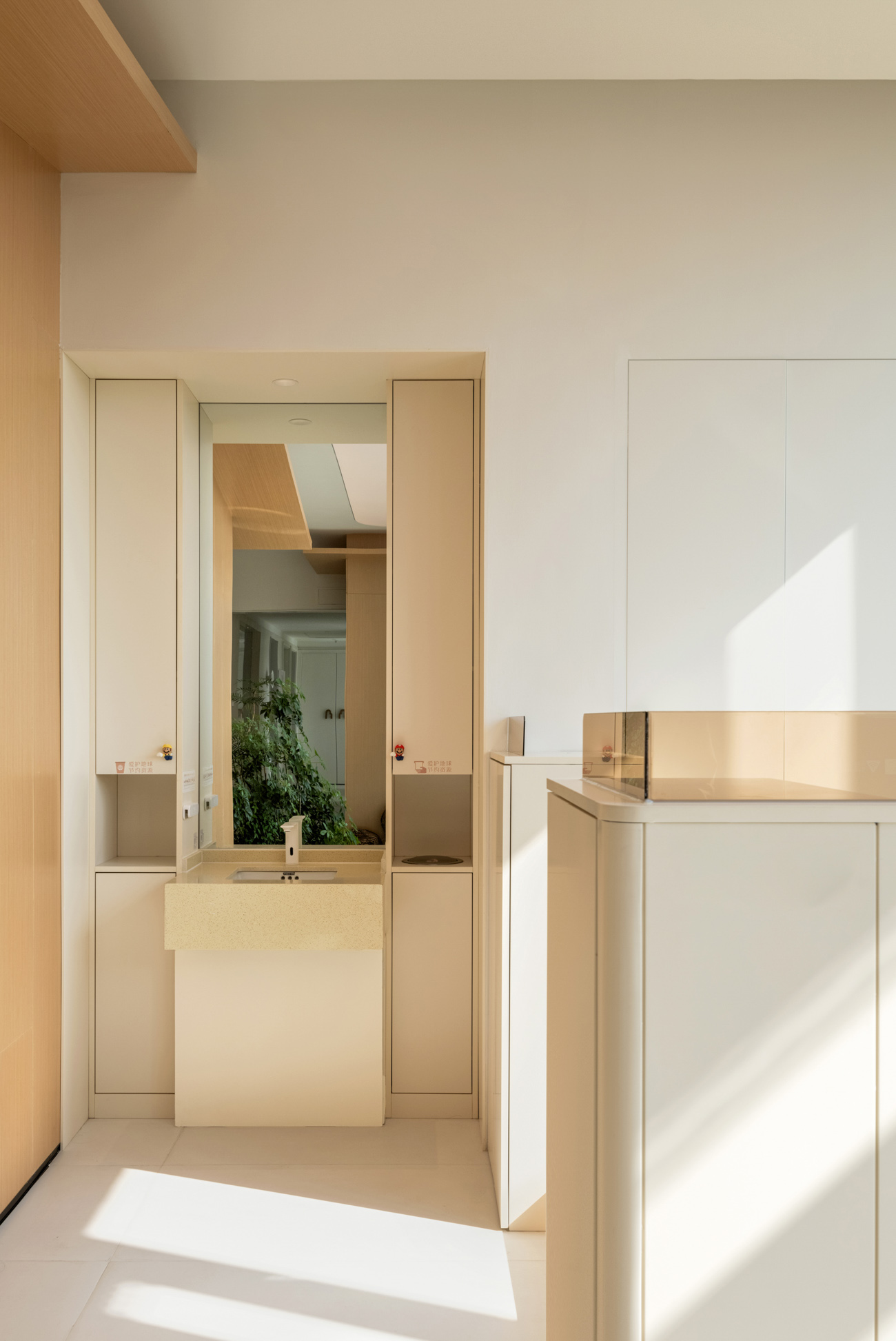 1736253277829964.jpg 暖色调点缀冷色调空间Warm colours accent cooler spaces摄影版权:ingallery.jpg