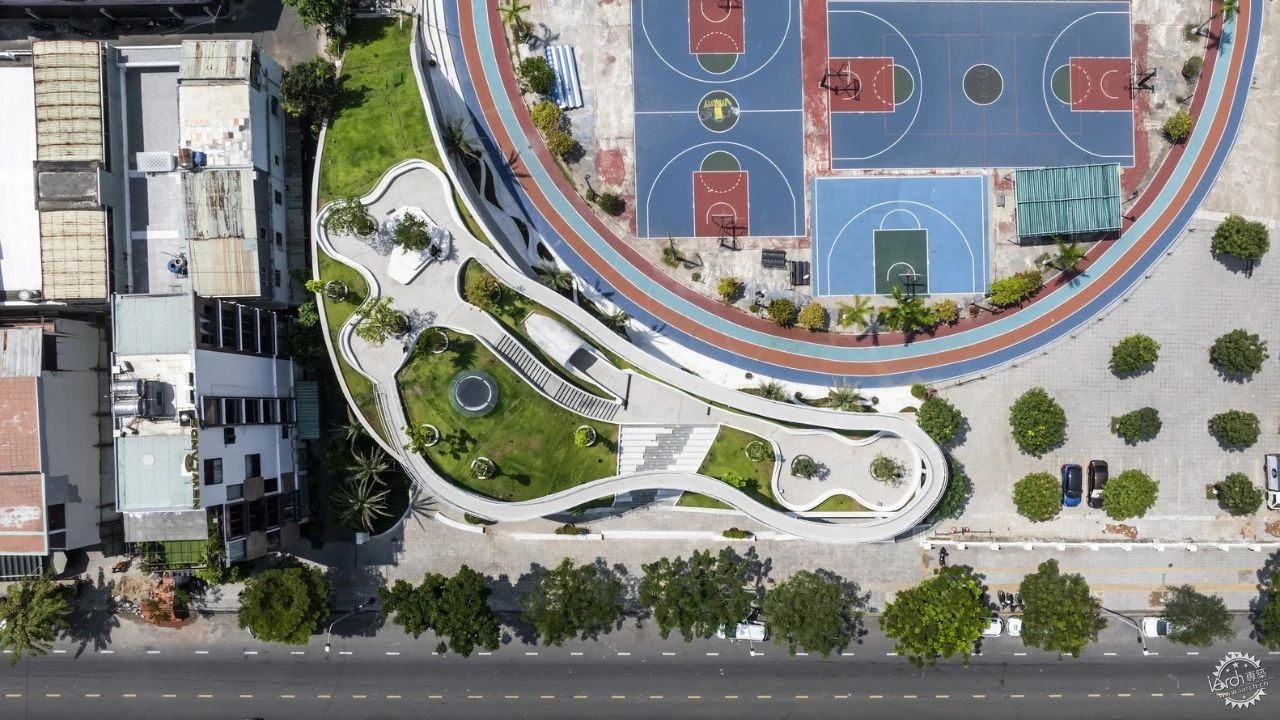 城市中的绿色螺旋，是建筑还是艺术品？第6张图片
