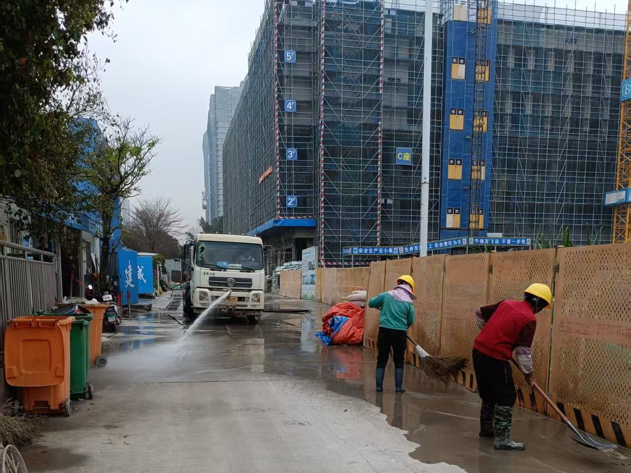 龙文区丨大力整治建筑工地扬尘 龙文区丨大力整治建筑工地扬尘