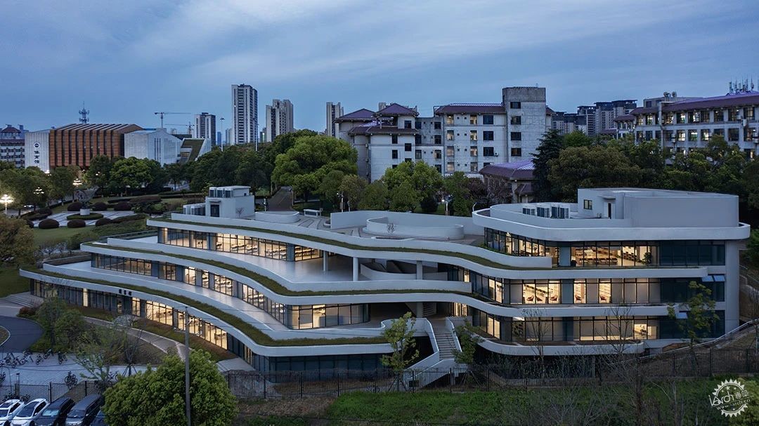 长沙市南雅中学图书馆 / 中机国际罗劲工作室第6张图片