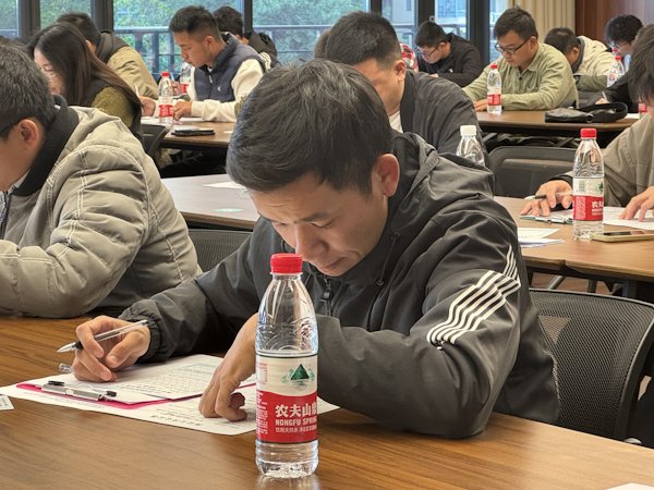 “理论考试实际操作”的形式进行图3.jpg