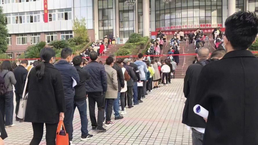 确定是否亲临成人高考考场? 确定是否亲临成人高考考场? - 腿腿教学网