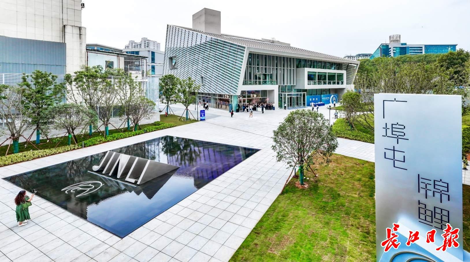 武汉广埠屯锦鲤园区更新后的建筑与公共空间